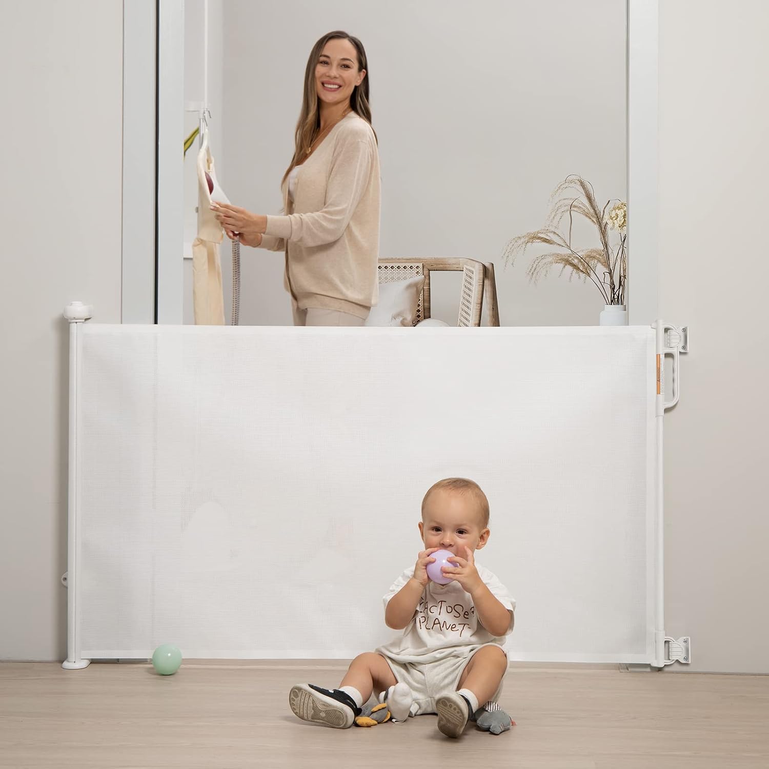 Retractable Baby Gate with Double Lock and No Bottom Rails