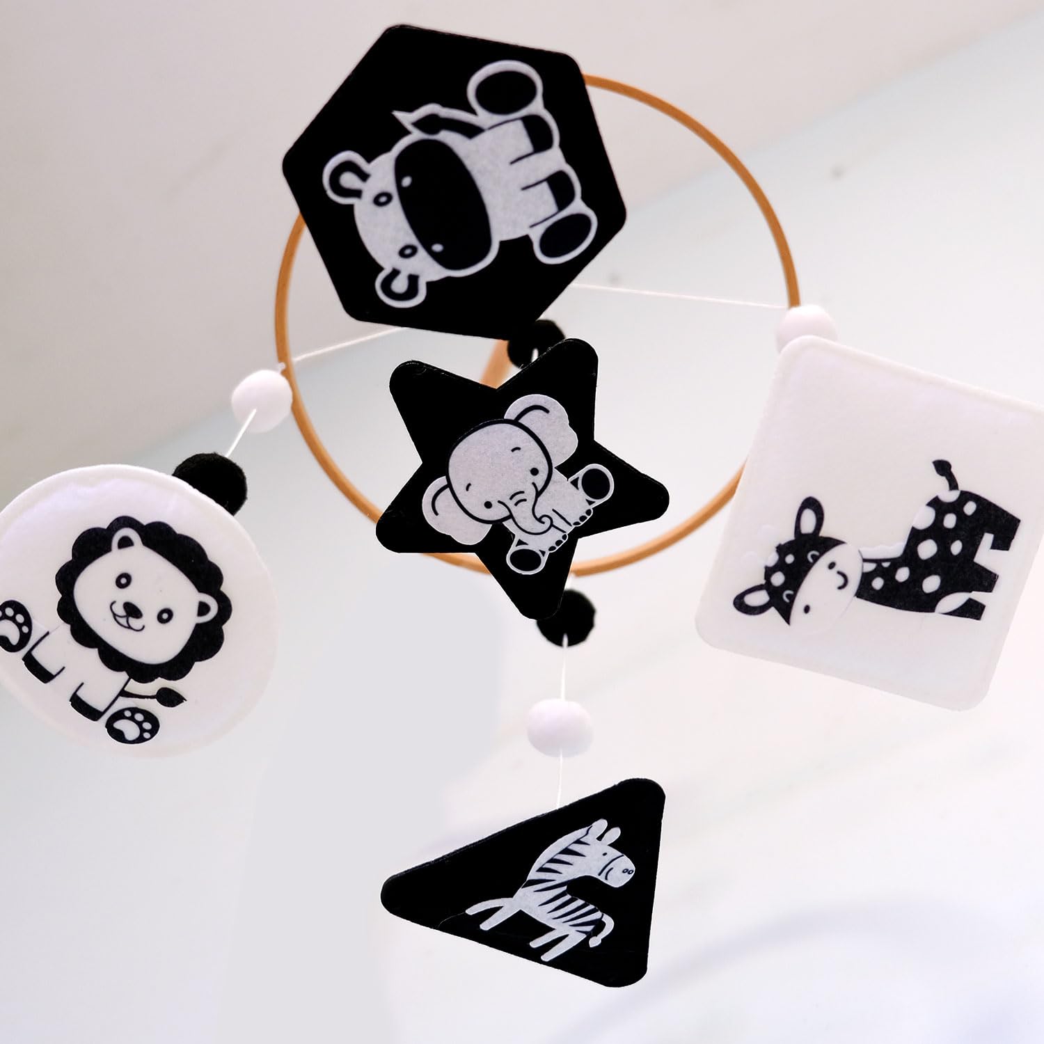 Vlokup Montessori Black White Crib Mobile with Safari Animals